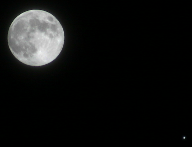 Jupiter and the Full Moon on the night of April 10th 2017 (Copyright Martin J Powell, 2017)